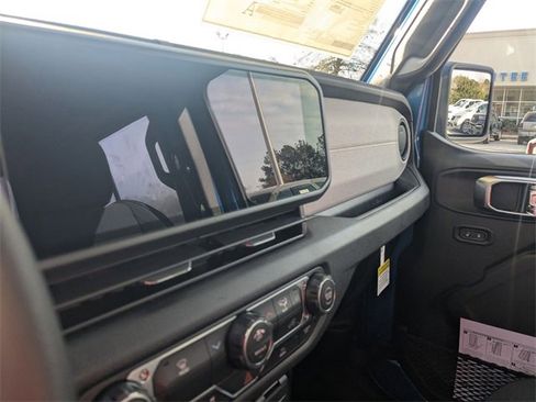 New 2026 Jeep Gladiator Sport image 23