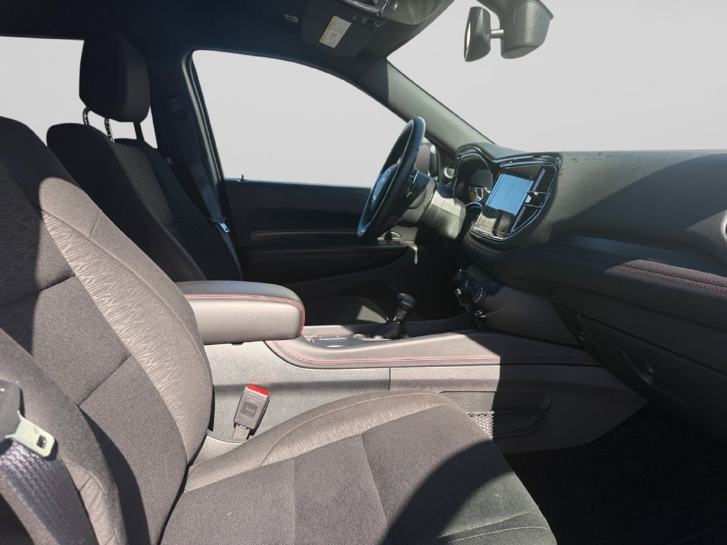 Used 2025 Dodge Durango R/T w/ Blacktop Package AWD/4WD image 17