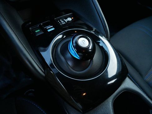 Certified 2025 Nissan Leaf SV Plus FWD image 23