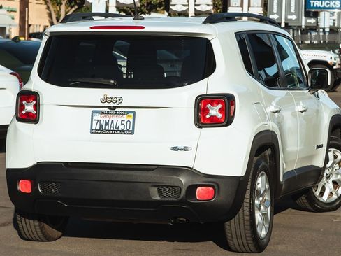 Used 2016 Jeep Renegade Latitude image 5