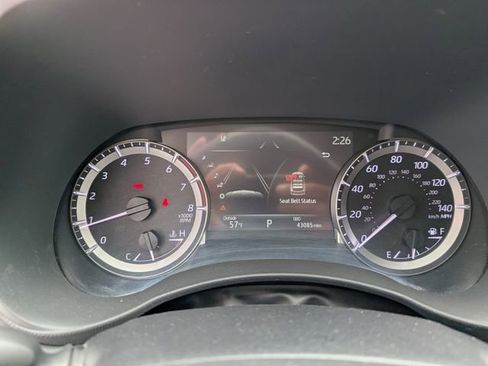 Used 2023 Toyota Highlander L AWD/4WD image 13