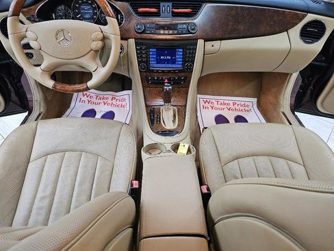 Used 2006 Mercedes-Benz CLS 500 w/ Premium Pkg image 29