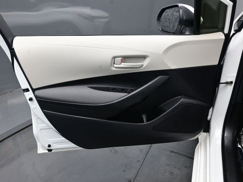 Used 2023 Toyota Corolla LE image 9