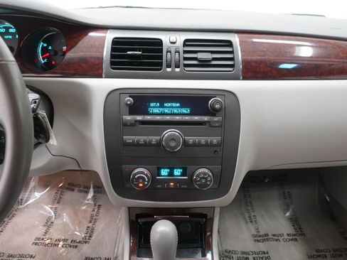 Used 2011 Buick Lucerne CXL w/ Driver Confidence Package FWD image 19