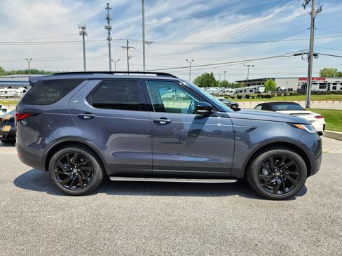 Used 2025 Land Rover Discovery S AWD/4WD image 6