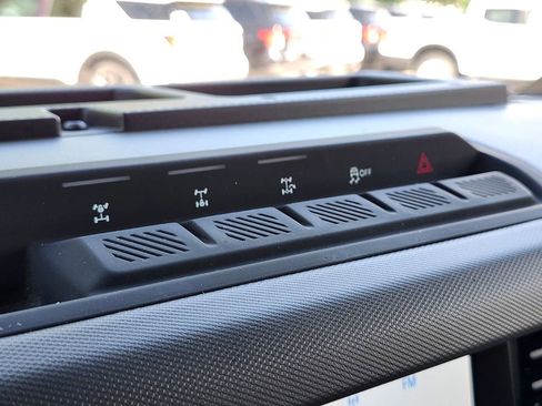 Certified 2022 Ford Bronco Everglades AWD/4WD image 24