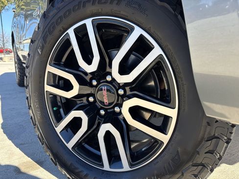 Used 2023 GMC Yukon AT4 w/ AT4 Premium Plus Package image 9