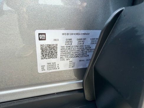 Used 2024 Chevrolet Trax RS w/ Driver Confidence Package FWD image 34