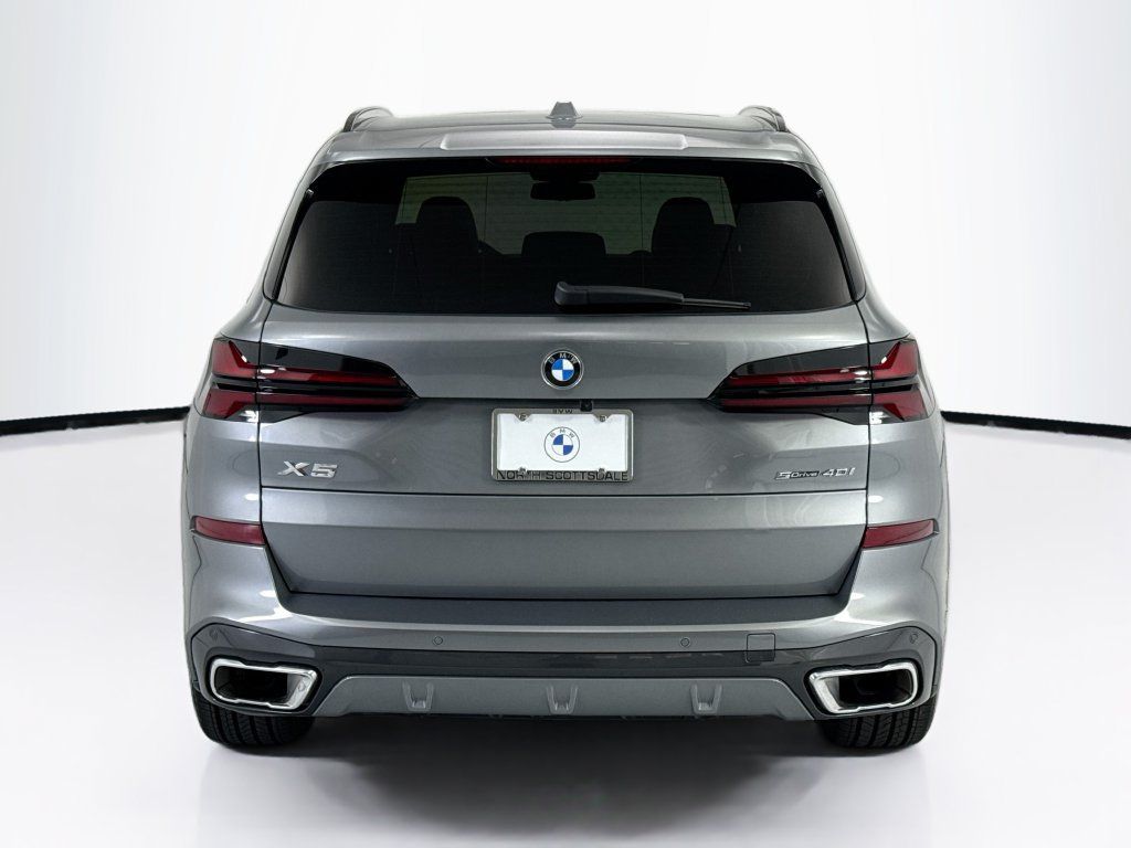 Certified 2024 BMW X5 sDrive40i w/ M Sport Package RWD image 6