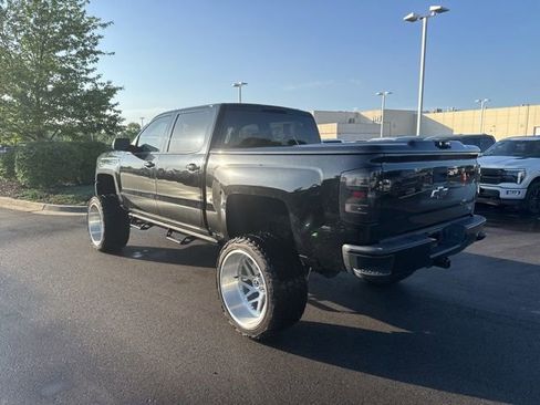 Used 2018 Chevrolet Silverado 1500 LT w/ All Star Edition AWD/4WD image 4
