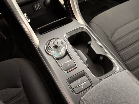 Used 2019 Ford Fusion SE FWD image 32