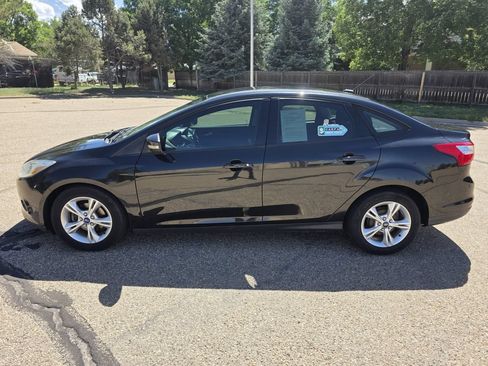 Used 2013 Ford Focus SE FWD image 2