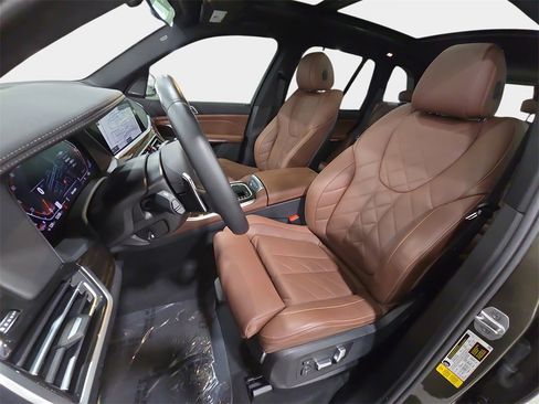 Used 2023 BMW X5 sDrive40i w/ Executive Package image 12