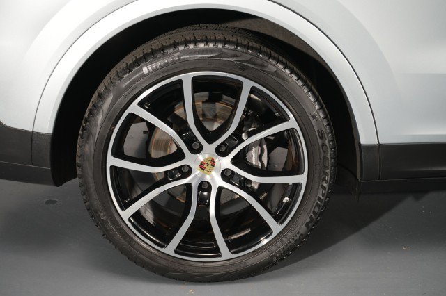 Used 2023 Porsche Cayenne AWD/4WD image 59