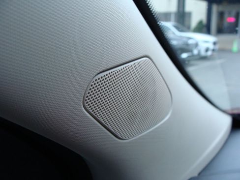 Used 2017 Chevrolet Traverse Premier image 23