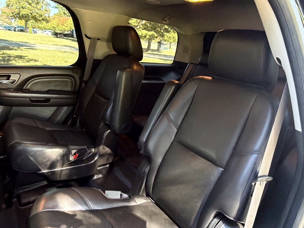 Used 2013 GMC Yukon Denali AWD/4WD image 23