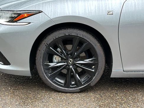 Used 2025 Lexus ES 350 F Sport w/ Accessory Package (Z2) FWD image 9