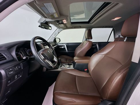 Used 2024 Toyota 4Runner Limited AWD/4WD image 32
