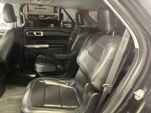 Used 2023 Ford Explorer XLT w/ Equipment Group 202A AWD/4WD image 21
