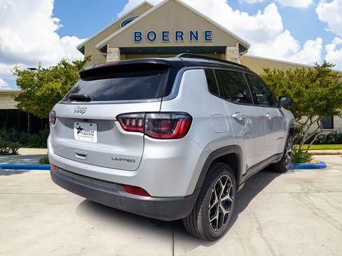 Used 2025 Jeep Compass Limited AWD/4WD image 5