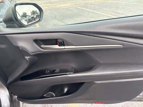 Used 2025 Toyota Camry SE FWD image 11