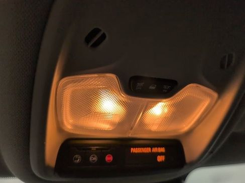 Used 2023 Chevrolet TrailBlazer LT FWD image 27