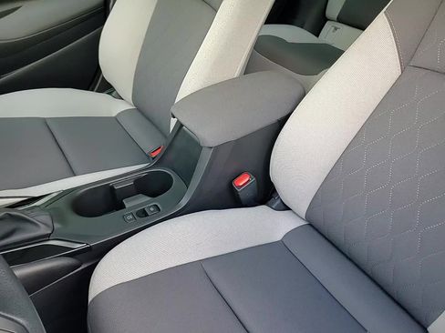 Used 2025 Toyota Corolla LE image 19