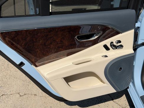 New 2026 Bentley Flying Spur Plug-In Hybrid image 38