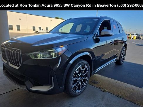 Used 2023 BMW X1 xDrive28i AWD/4WD image 3