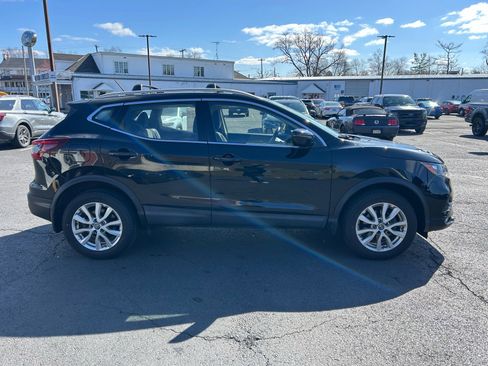 Used 2020 Nissan Rogue Sport SV w/ All-Weather Package image 4