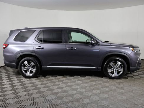 Used 2025 Honda Pilot EX-L image 18