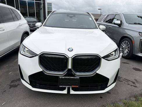 Used 2025 BMW X3 xDrive30i AWD/4WD image 3
