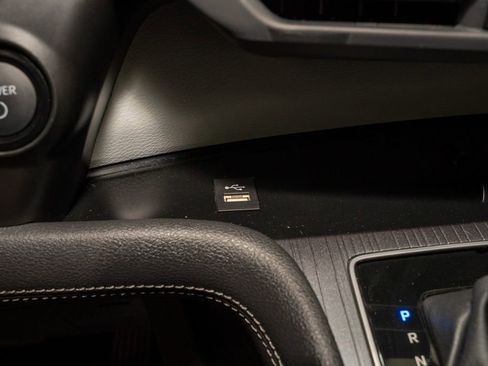 Used 2025 Toyota Sienna XLE image 16