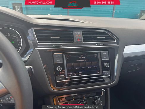 Used 2018 Volkswagen Tiguan S image 14