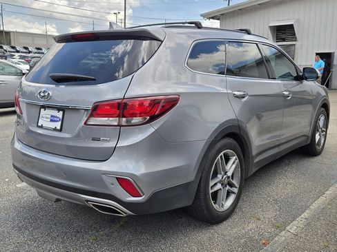Used 2018 Hyundai Santa Fe AWD image 2