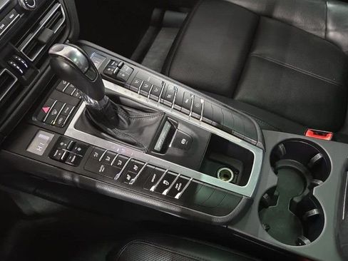 Used 2021 Porsche Macan S image 6