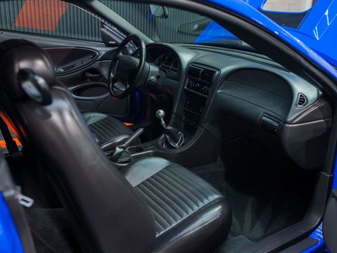 Used 2004 Ford Mustang Mach 1 RWD image 35