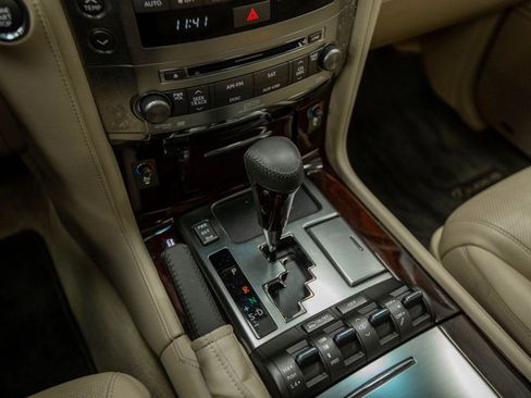 Used 2010 Lexus LX 570 4WD image 21