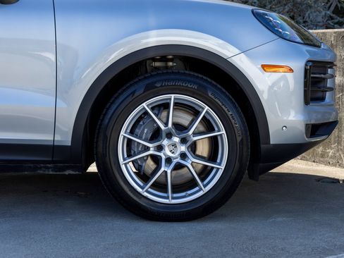 Certified 2025 Porsche Cayenne Coupe image 15