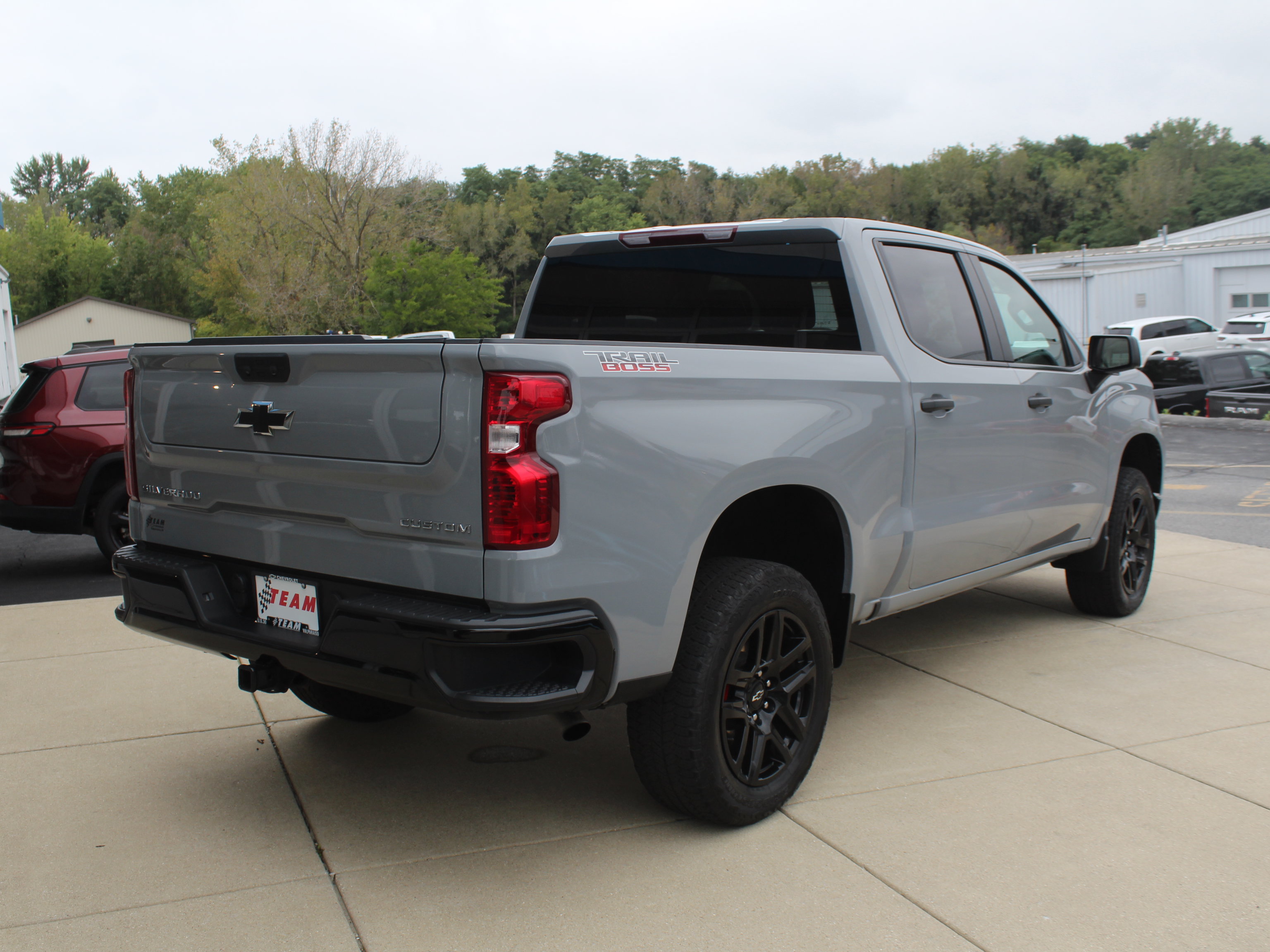 Certified 2024 Chevrolet Silverado 1500 Custom Trail Boss w/ LPO, Dark Essentials Package AWD/4WD image 6
