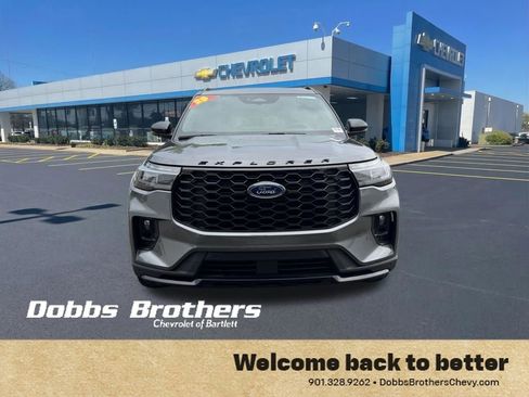 Used 2025 Ford Explorer ST-Line w/ ST-Line Street Pack AWD/4WD image 2