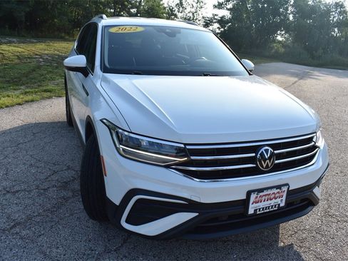 Used 2022 Volkswagen Tiguan SE image 10