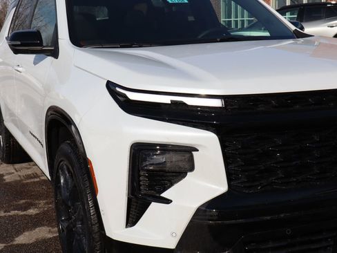 New 2026 Chevrolet Traverse RS w/ LPO, Floor Liner Package image 4