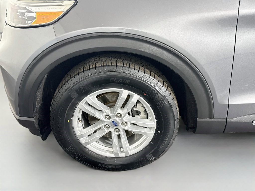 Used 2023 Ford Explorer XLT RWD image 37