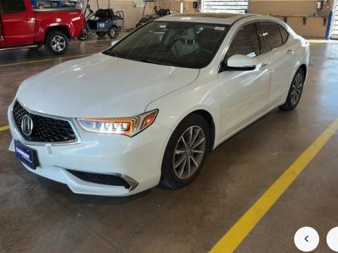 Used 2019 Acura TLX image 2