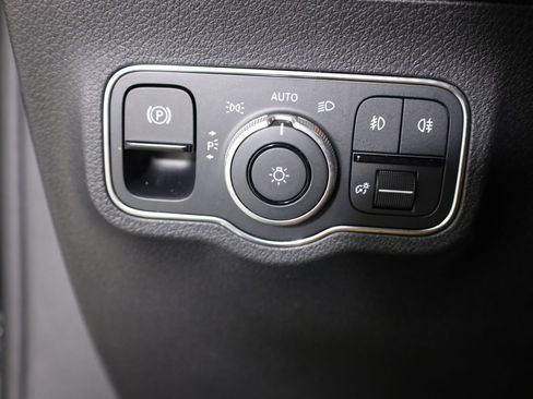Certified 2025 Mercedes-Benz GLB 250 4MATIC image 16