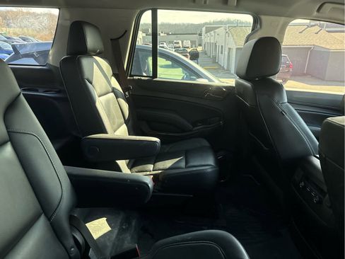 Used 2019 Chevrolet Tahoe LT w/ RST Edition image 7