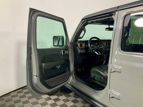 Used 2021 Jeep Gladiator Mojave w/ Trailer Tow Package AWD/4WD image 17