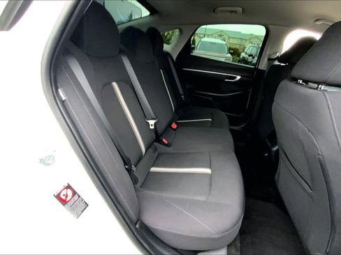 Used 2022 Hyundai Sonata SE w/ Cargo Package FWD image 17