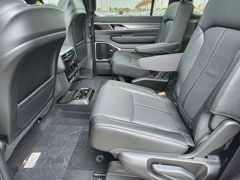 New 2026 Jeep Grand Wagoneer Limited AWD/4WD image 9
